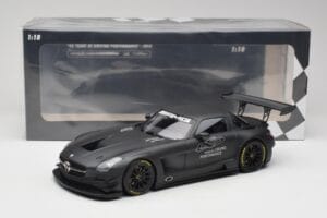 Mercedes AMG SLS C197 GT3 45 År Driving Performance Minichamps 1:18 151133100 Metall — bild 6 av 6