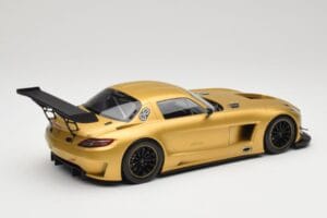 Mercedes AMG SLS C197 GT3 Street Guld Minichamps 1:18 151113106 Metall — bild 2 av 6