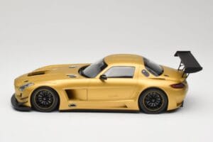 Mercedes AMG SLS C197 GT3 Street Guld Minichamps 1:18 151113106 Metall — bild 3 av 6