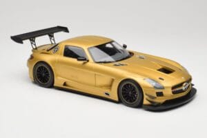 Mercedes AMG SLS C197 GT3 Street Guld Minichamps 1:18 151113106 Metall — bild 4 av 6