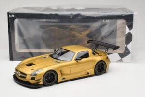 Mercedes AMG SLS C197 GT3 Street Guld Minichamps 1:18 151113106 Metall — bild 6 av 6