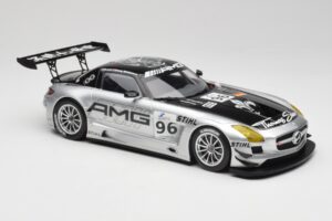 Mercedes AMG SLS C197 GT3 Team AMG China #96 M. Hakkinen / C. Cheng Zhuhai 6th 2011 Minichamps 1:18 151113196 Metall — bild 4 av 6