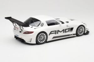 Mercedes AMG SLS C197 GT3 Street Vit Minichamps 1:18 151123107 Metall — bild 2 av 6