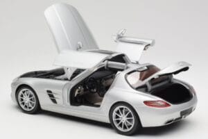 Mercedes SLS AMG C197 Iridium Silver Minichamps 1:18 100039026 Metall — bild 5 av 8