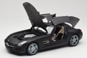Mercedes SLS AMG C197 Matte Black Minichamps 1:18 100039027 Metall — bild 2 av 8