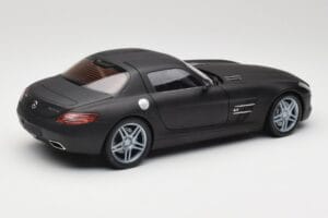 Mercedes SLS AMG C197 Matte Black Minichamps 1:18 100039027 Metall — bild 3 av 8