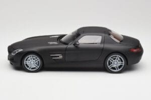 Mercedes SLS AMG C197 Matte Black Minichamps 1:18 100039027 Metall — bild 4 av 8