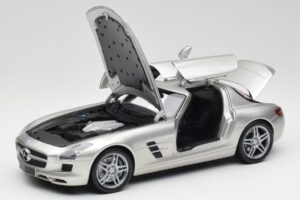 Mercedes SLS AMG C197 Matt Silver Minichamps 1:18 100039029 Metall — bild 2 av 8