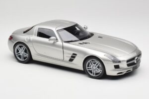 Mercedes SLS AMG C197 Matt Silver Minichamps 1:18 100039029 Metall — bild 6 av 8
