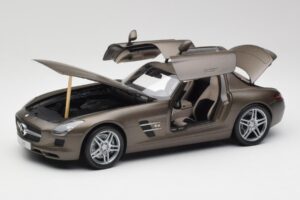 Mercedes SLS AMG C197 Monza Grå Minichamps 1:18 B66960044 Metall — bild 2 av 8