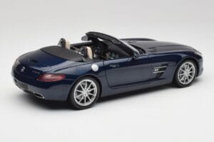 Mercedes SLS AMG R197 Roadster South Seas Blå Minichamps 1:18 100039031 Metall — bild 3 av 8