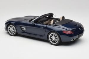Mercedes SLS AMG R197 Roadster South Seas Blå Minichamps 1:18 100039031 Metall — bild 7 av 8