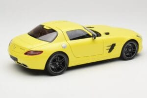 Mercedes SLS AMG C197 Gul Minichamps 1:18 100039022 Metall — bild 3 av 8