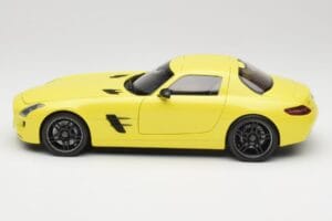 Mercedes SLS AMG C197 Gul Minichamps 1:18 100039022 Metall — bild 4 av 8