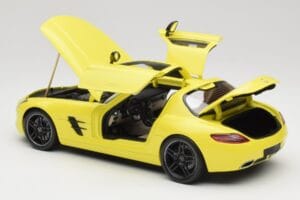Mercedes SLS AMG C197 Gul Minichamps 1:18 100039022 Metall — bild 5 av 8