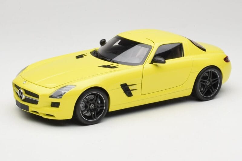 Mercedes SLS AMG C197 Gul Minichamps 1:18 100039022 Metall