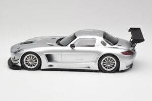 Mercedes SLS AMG GT3 C197 Street Silver Minichamps 1:18 151113100 Metall — bild 3 av 6