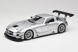 Mercedes SLS AMG GT3 C197 Street Silver Minichamps 1:18 151113100 Metall