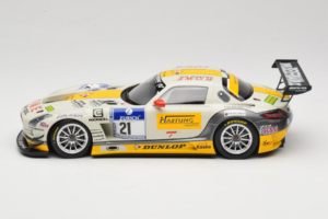 Mercedes SLS AMG GT3 #21 Rowe Racing M. Hartung / N. Heyer ADAC 24 Hours Nurburgring 2013 Minichamps 1:18 151133121 Metall — bild 3 av 6