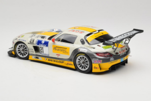 Mercedes SLS AMG GT3 #21 Rowe Racing M. Hartung / N. Heyer ADAC 24 Hours Nurburgring 2013 Minichamps 1:18 151133121 Metall — bild 5 av 6