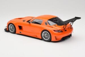 Mercedes SLS AMG GT3 C197 Street Orange Minichamps 1:18 151113105 Metall — bild 5 av 6
