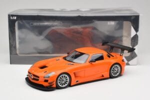 Mercedes SLS AMG GT3 C197 Street Orange Minichamps 1:18 151113105 Metall — bild 6 av 6