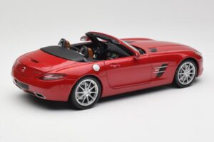 Mercedes SLS AMG R197 Roadster Le Mans Röd Minichamps 1:18 100039030 Metall — bild 3 av 8
