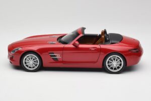 Mercedes SLS AMG R197 Roadster Le Mans Röd Minichamps 1:18 100039030 Metall — bild 4 av 8