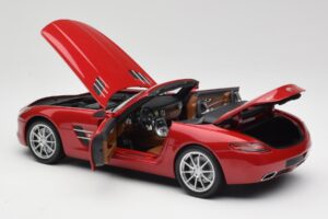 Mercedes SLS AMG R197 Roadster Le Mans Röd Minichamps 1:18 100039030 Metall — bild 5 av 8