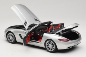 Mercedes SLS AMG Roadster Iridium Silver Minichamps 1:18 B66960078 Metall — bild 5 av 8