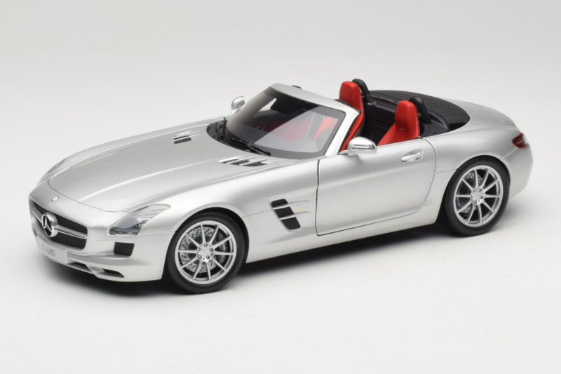 Mercedes SLS AMG Roadster Iridium Silver Minichamps 1:18 B66960078 Metall
