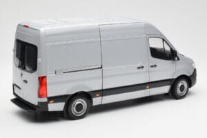 Mercedes Sprinter W907 Silver Norev 1:18 183424 Metall — bild 3 av 8