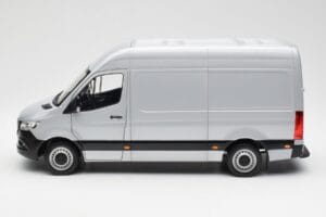 Mercedes Sprinter W907 Silver Norev 1:18 183424 Metall — bild 4 av 8