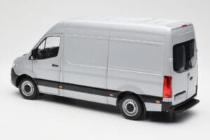 Mercedes Sprinter W907 Silver Norev 1:18 183424 Metall — bild 7 av 8