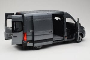 Mercedes Sprinter W907 Skåpbil Selenite Grey Metallic Norev 1:18 B66004163 Metall — bild 2 av 8