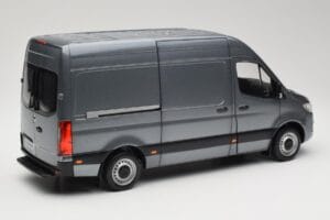 Mercedes Sprinter W907 Skåpbil Selenite Grey Metallic Norev 1:18 B66004163 Metall — bild 3 av 8