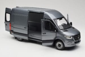 Mercedes Sprinter W907 Skåpbil Selenite Grey Metallic Norev 1:18 B66004163 Metall — bild 5 av 8