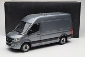 Mercedes Sprinter W907 Skåpbil Selenite Grey Metallic Norev 1:18 B66004163 Metall — bild 8 av 8