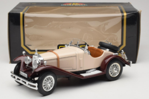 Mercedes SSK Beige & Mörkröd Bburago 1:18 3009-M4 Metall — bild 6 av 6