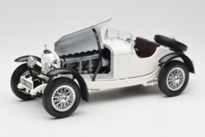 Mercedes SSKL Vit Bburago 1:18 3002 Metall — bild 2 av 8