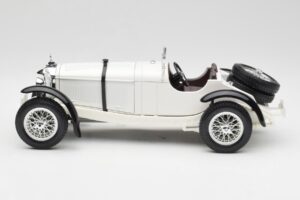 Mercedes SSKL Vit Bburago 1:18 3002 Metall — bild 4 av 8