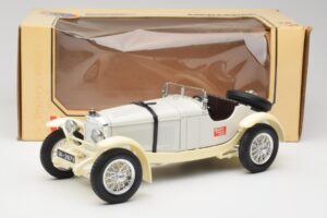 Mercedes SSKL Vit & Kräm Bburago 1:18 3002-M1 Metall — bild 6 av 6