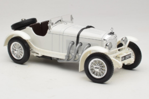 Mercedes SSKL Vit 1931 Bburago 1:18 3002-M2 Metall — bild 4 av 6