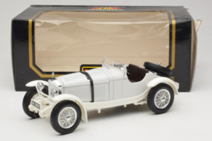Mercedes SSKL Vit 1931 Bburago 1:18 3002-M2 Metall — bild 6 av 6