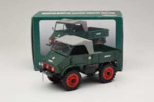 Mercedes Unimog 401 Grön Schuco 1:18 135 Metall — bild 8 av 8