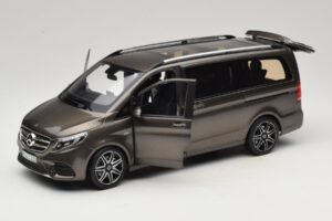 Mercedes V-Class W447 AMG Line Indium Grey Norev 1:18 183873 Metall — bild 2 av 8