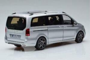 Mercedes V-Class V260 AMG Line Silver Norev 1:18 183871 Metall — bild 3 av 10