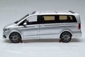 Mercedes V-Class V260 AMG Line Silver Norev 1:18 183871 Metall — bild 5 av 10