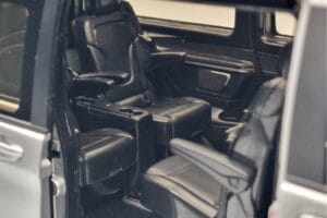Mercedes V-Class V260 AMG Line Silver Norev 1:18 183871 Metall — bild 9 av 10
