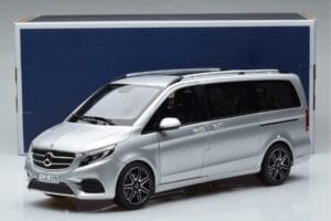 Mercedes V-Class V260 AMG Line Silver Norev 1:18 183871 Metall — bild 10 av 10